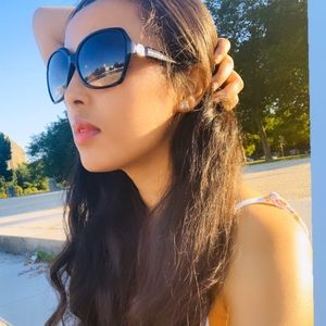 Meet your Posher, Hawi